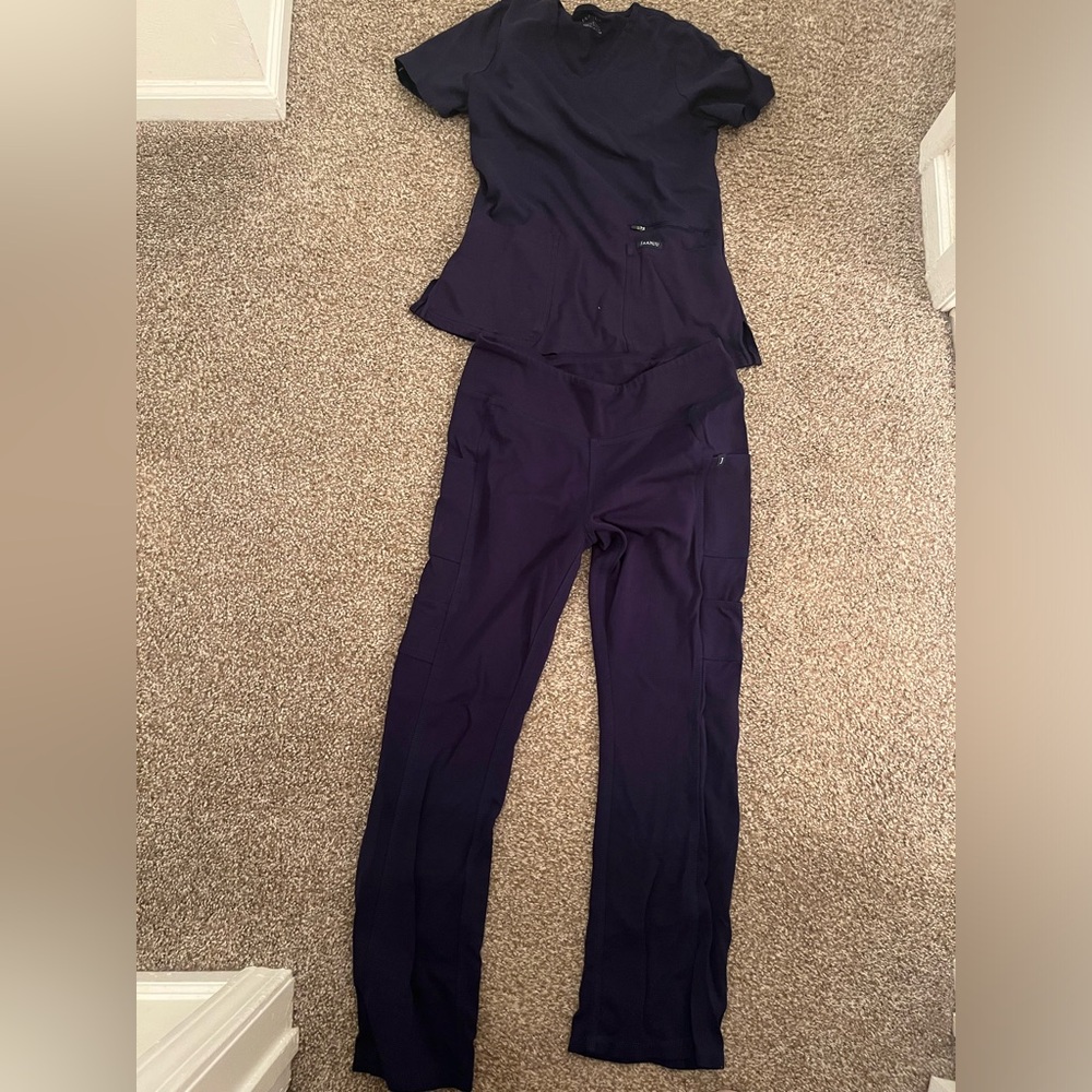 Jaanuu navy scrubs